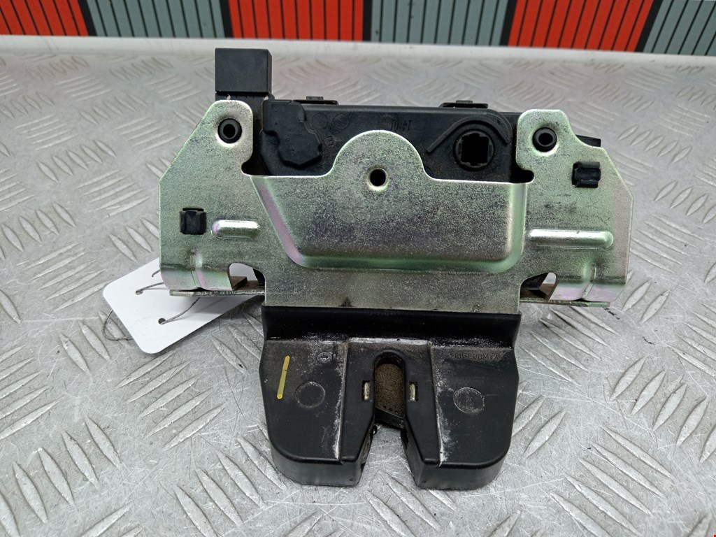 Замок багажника (крышки двери) OPEL Zafira B 2005-2012