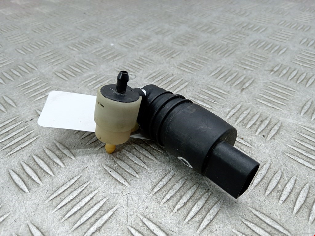 Насос (моторчик) омывателя Volkswagen Golf 4 (1997-2004)