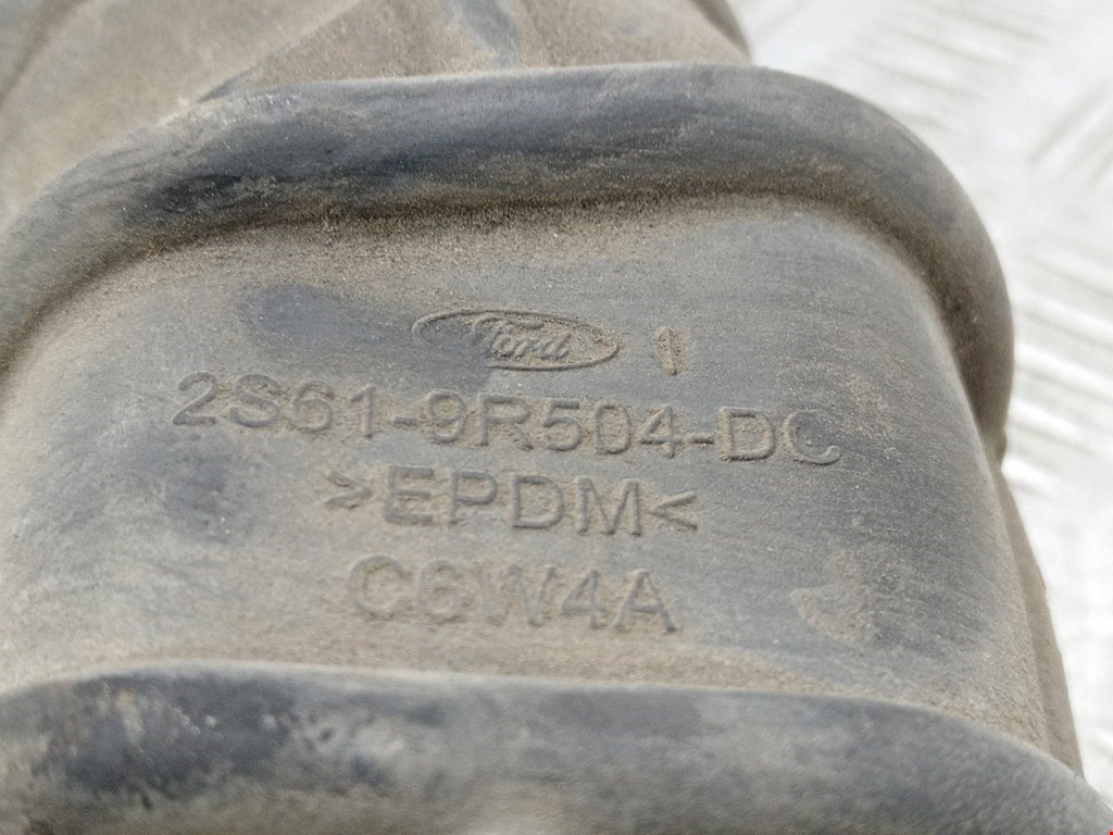Патрубок воздушного фильтра FORD Fiesta 2001-2008