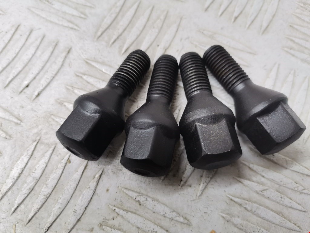 Болты NISSAN Note E11 2005-2014