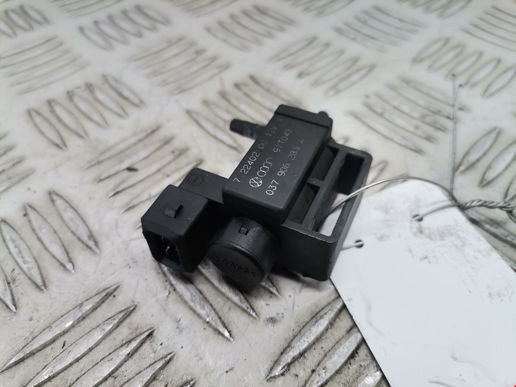 Клапан воздушного фильтра Audi A3 8L (1996-2003)