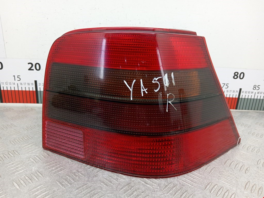 Фонарь задний правый VOLKSWAGEN Golf IV 1997-2003