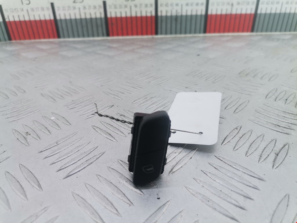 Кнопка стеклоподъемника Volkswagen Polo 4 (2001-2009)