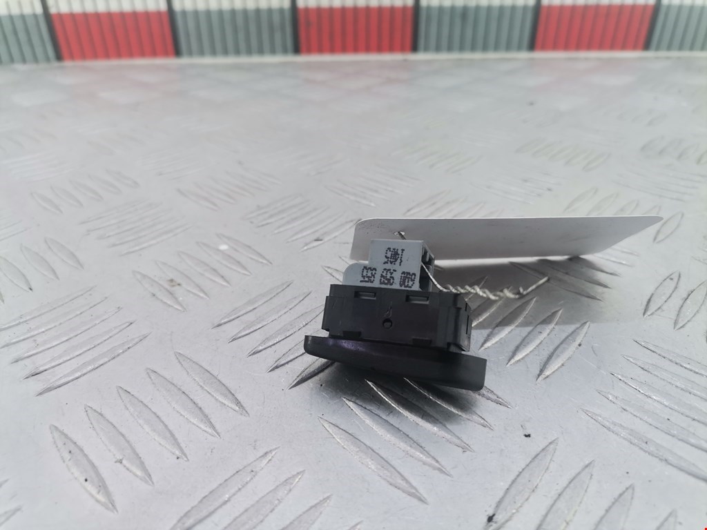 Кнопка стеклоподъемника VOLKSWAGEN Polo IV 2001-2009