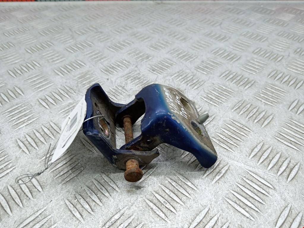 Петля двери передней правой Peugeot 307 (2001-2008)