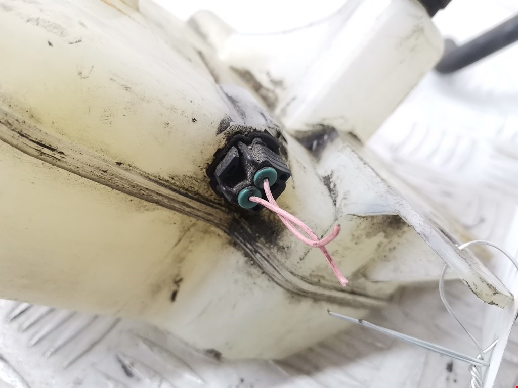 Бачок главного тормозного цилиндра TOYOTA Prius II XW20 2003-2012