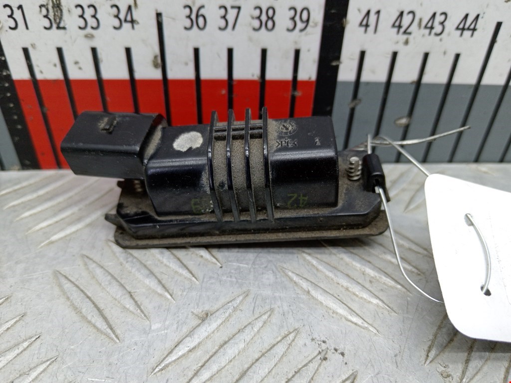 Фонарь подсветки номера VOLKSWAGEN Passat B6 2005-2011