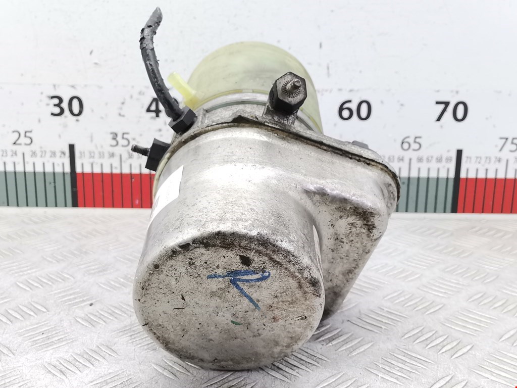 Насос гидроусилителя руля (ГУР) VOLKSWAGEN Polo IV 2001-2009