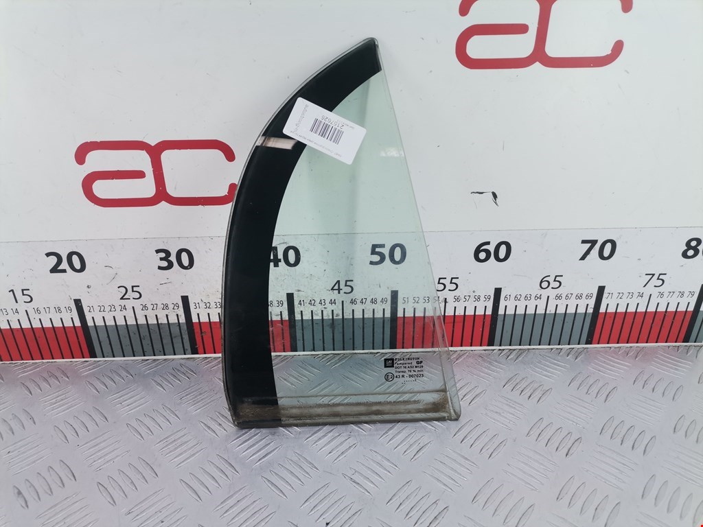 Стекло двери задней правой (форточка) Opel Vectra C (2002-2008)