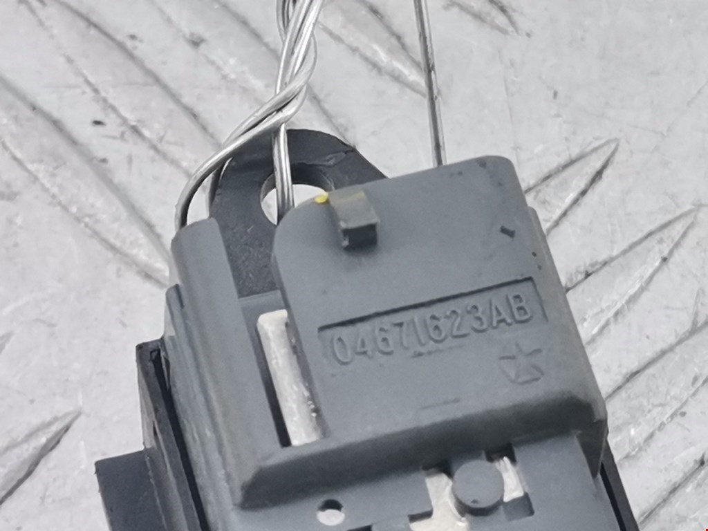 Кнопка стеклоподъемника CHRYSLER PT Cruser 2000-2010