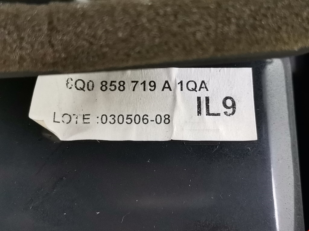 Консоль VOLKSWAGEN Polo IV 2001-2009