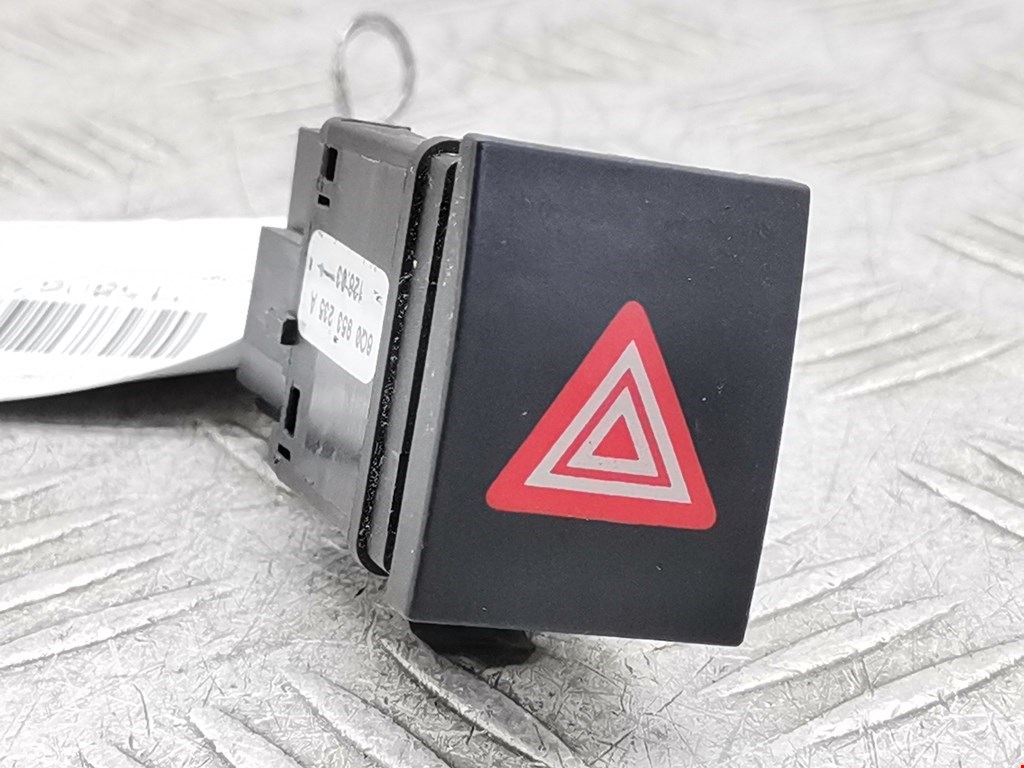 Кнопка аварийной сигнализации Volkswagen Polo 4 (2001-2009)