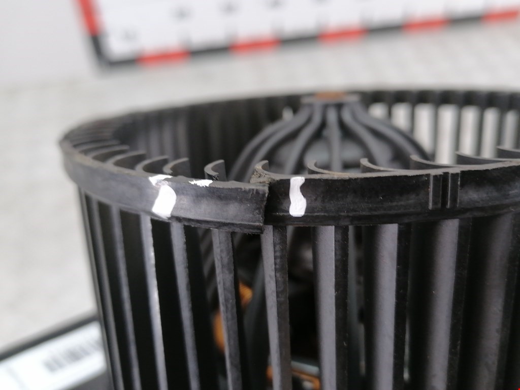 Моторчик (мотор) отопителя салона SEAT Arosa 1997-2004