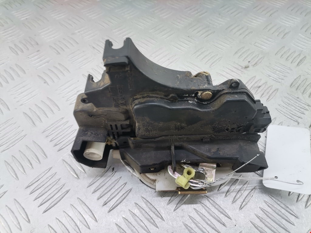 Замок двери передней правой MITSUBISHI Colt Z3 2003-2012