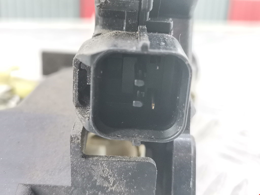 Замок двери передней правой MITSUBISHI Colt Z3 2003-2012