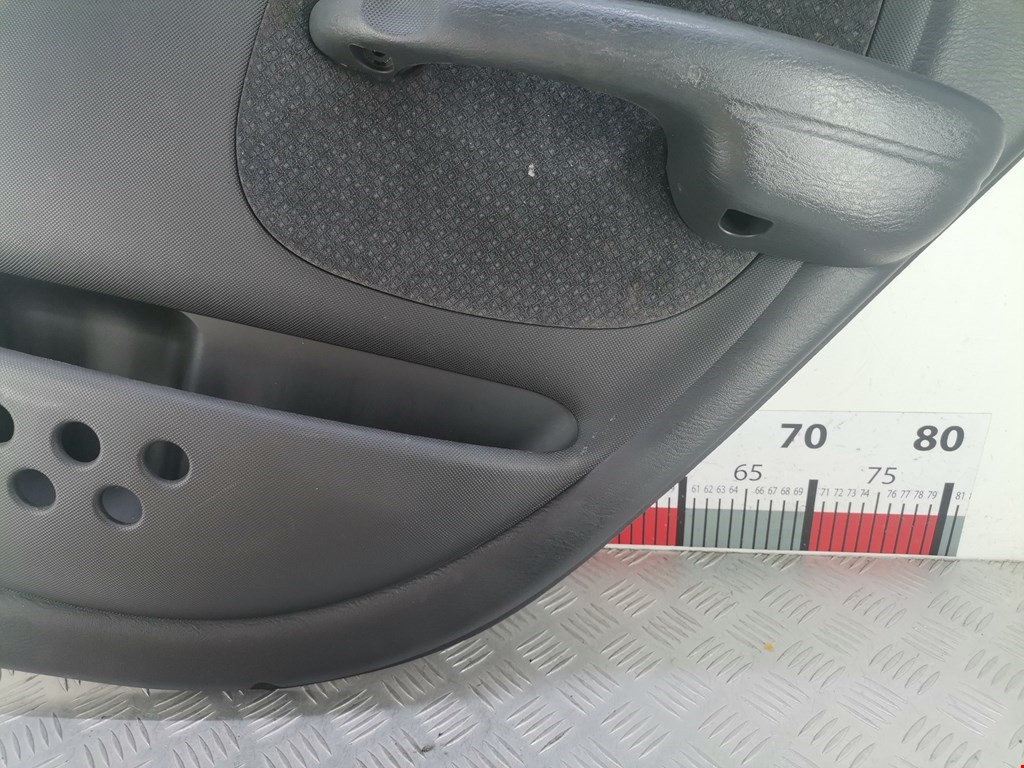 Обшивка двери задняя правая CHRYSLER PT Cruser 2000-2010