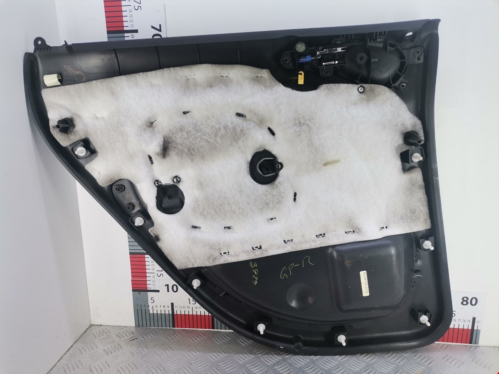 Обшивка двери задняя правая CHRYSLER PT Cruser 2000-2010