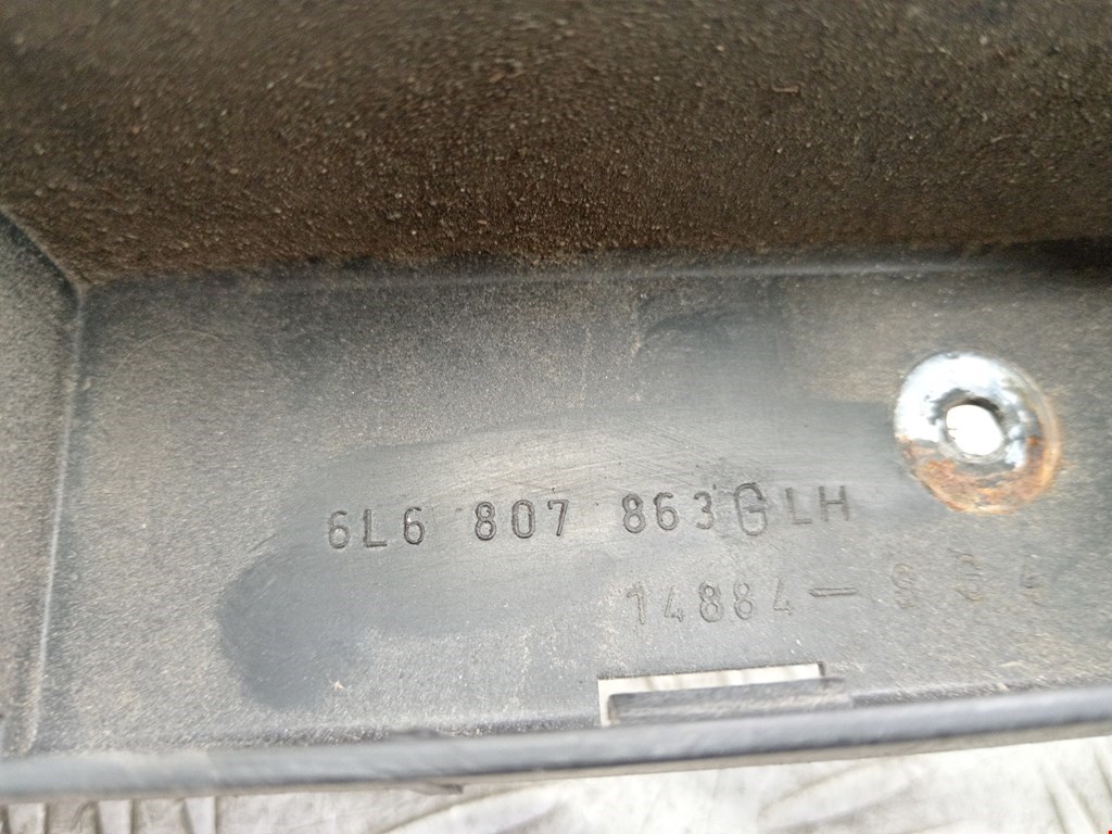 Кронштейн заднего бампера центральный SEAT Ibiza 2002-2008