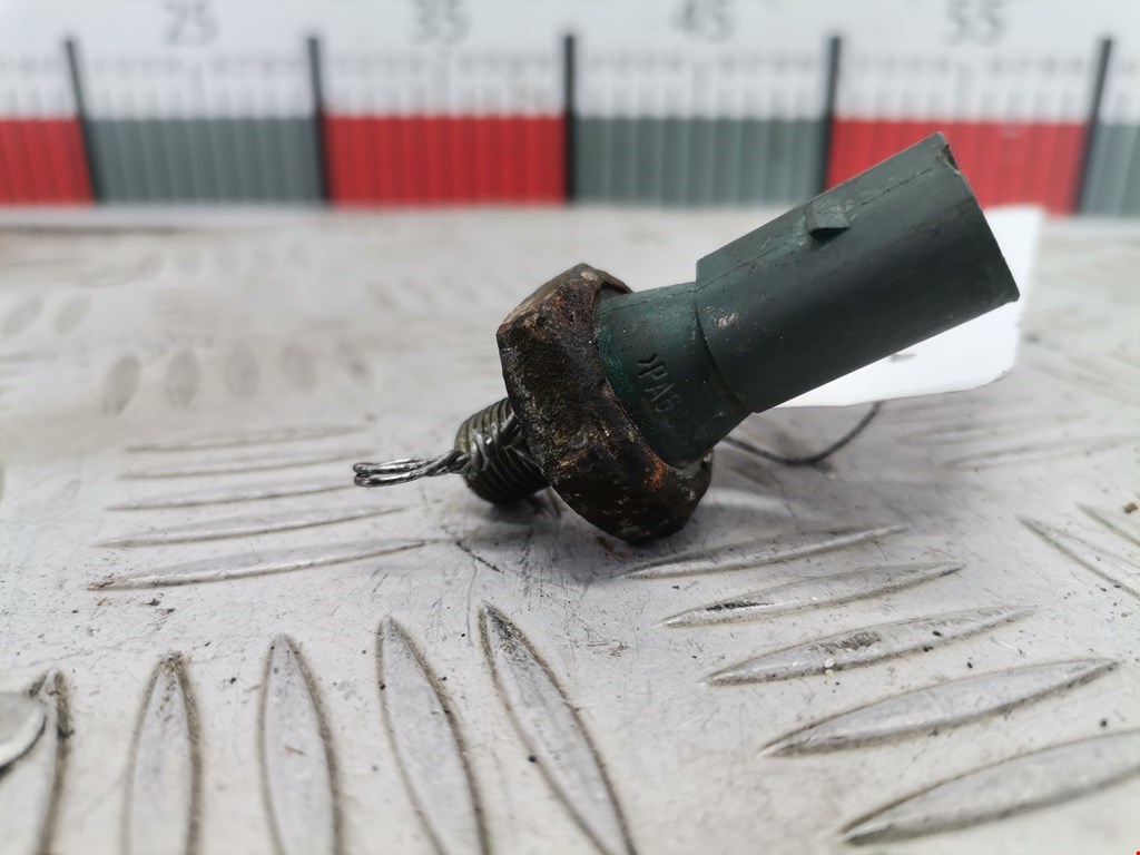 Датчик давления масла VOLKSWAGEN Caddy III 2004-2015