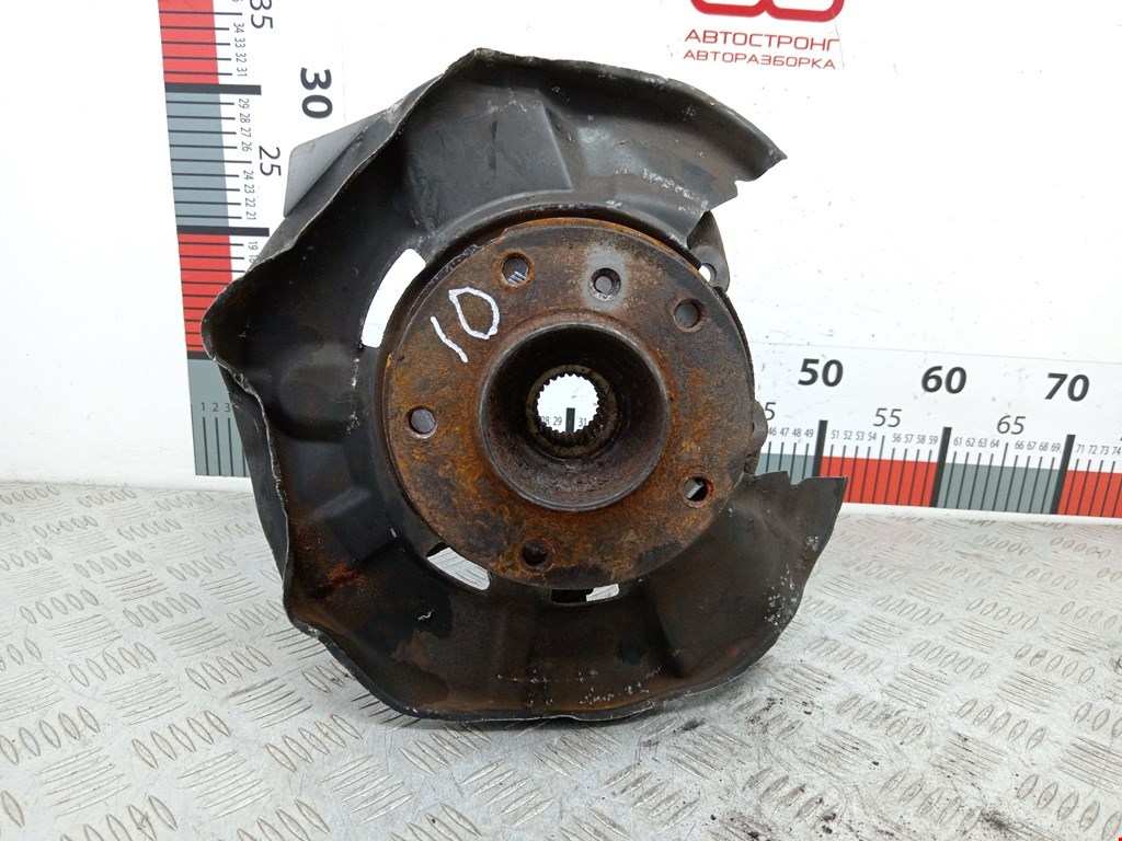 Кулак задний правый BMW 1-Series (E81/E82/E87/E88) (2004-2014)