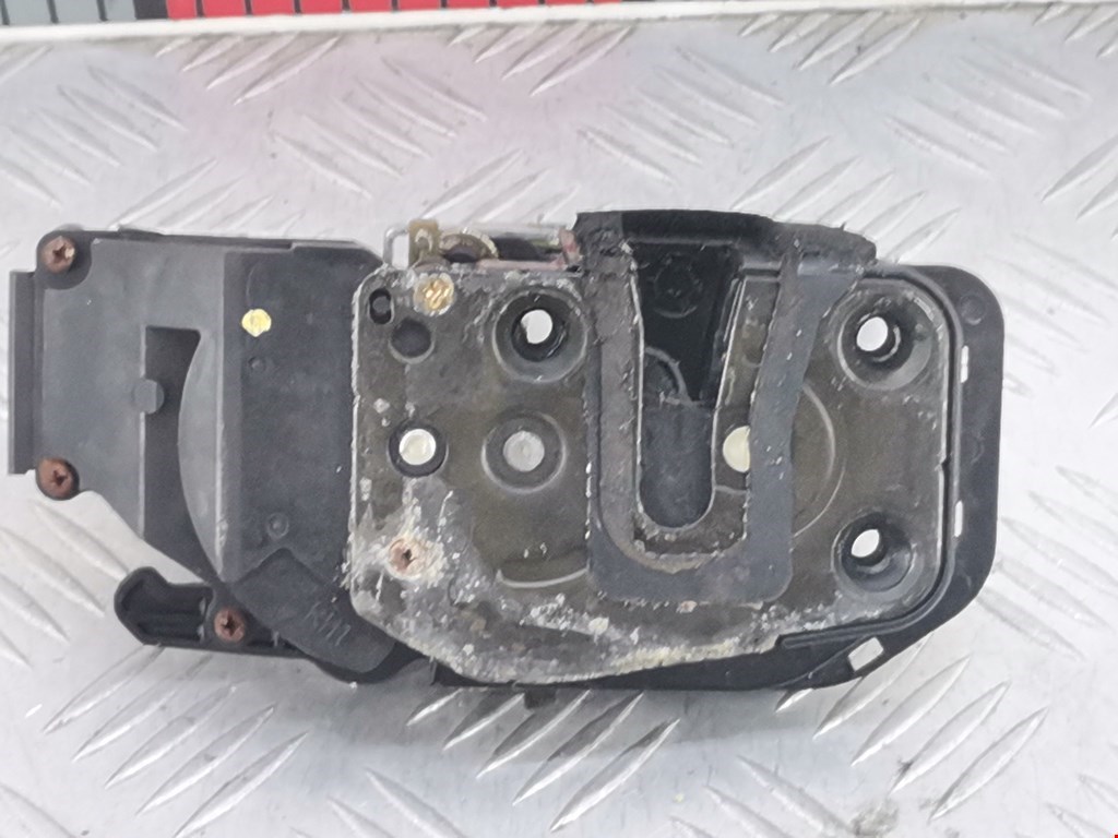 Замок двери передней правой KIA Cerato I 2004-2009