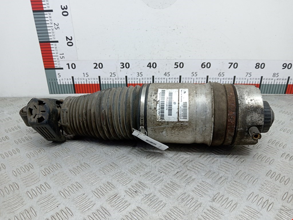 Пневмостойка задняя правая Volkswagen Touareg 1 (2002-2010)