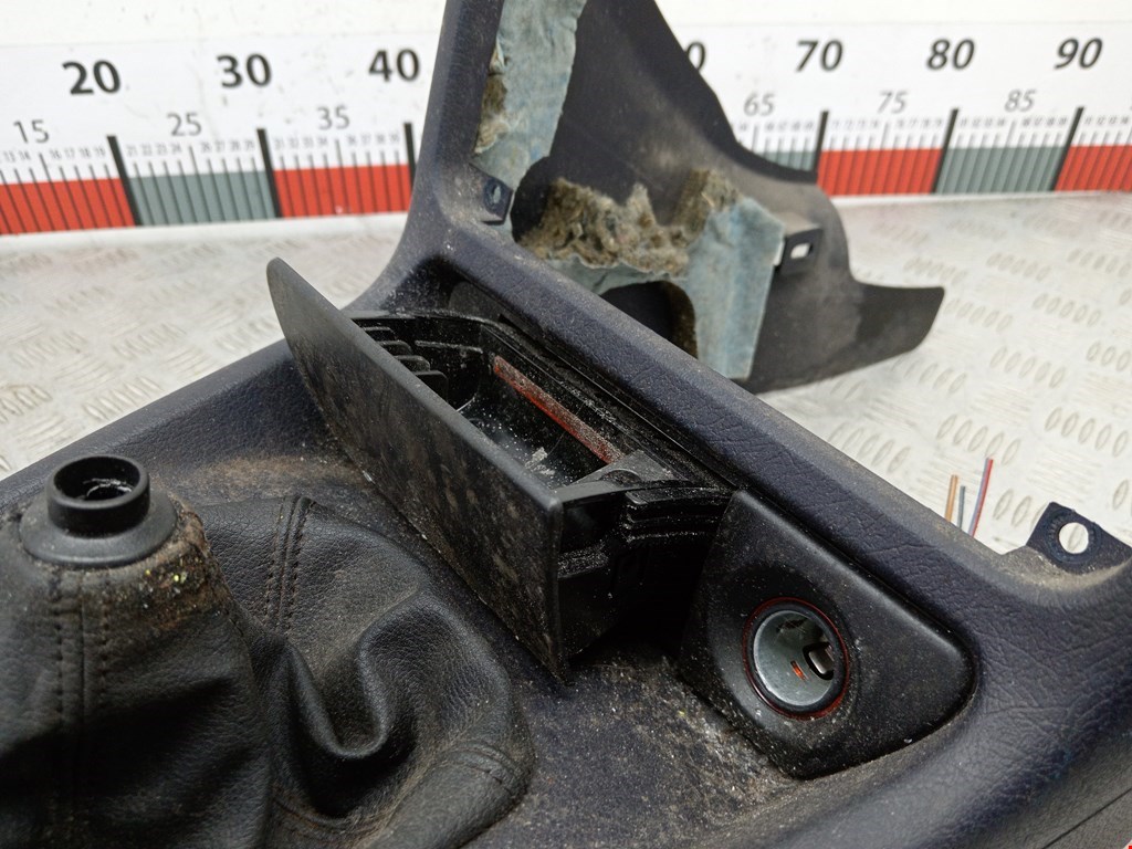 Консоль VOLKSWAGEN Polo IV 2001-2009