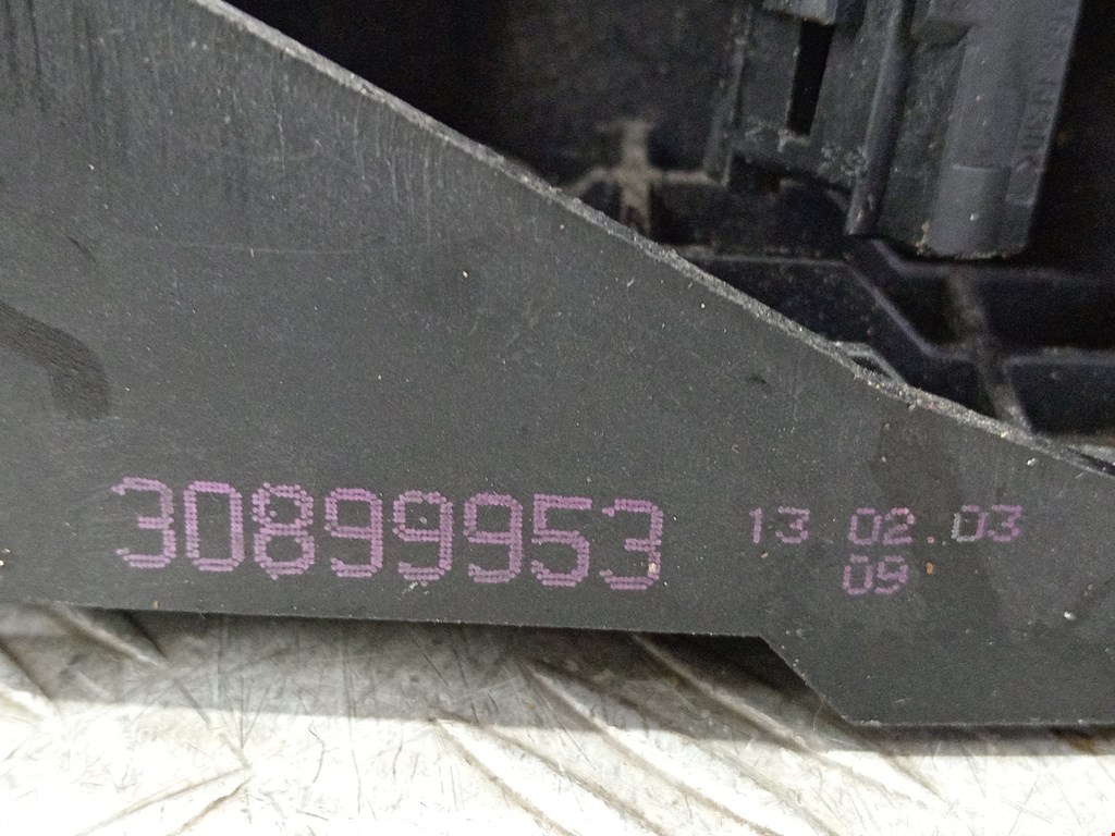 Кулиса (селектор) АКПП/МКПП в салоне VOLVO V40 I 1995-2004