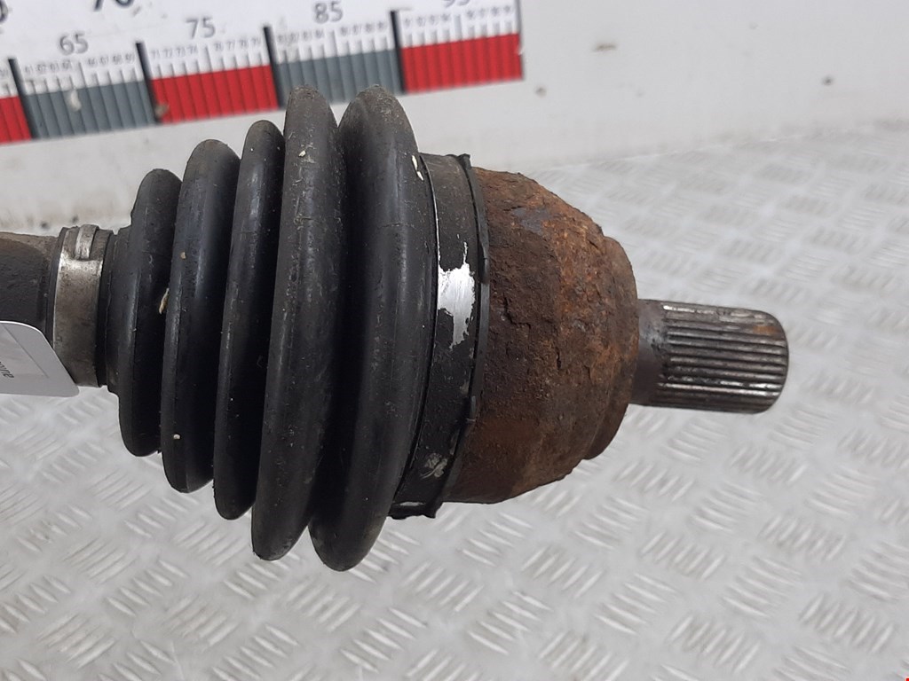Полуось (привод, приводной вал) передняя правая FORD C-MAX 2003-2010