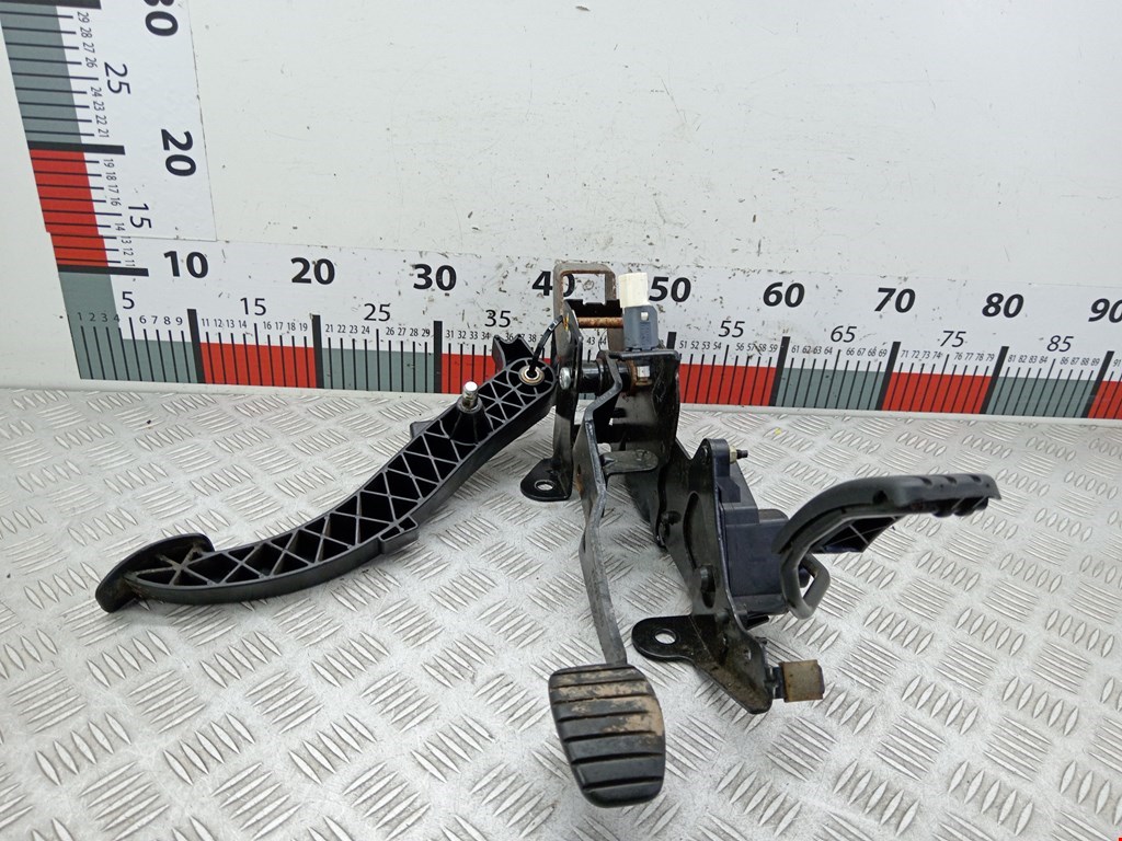 Блок педалей (педальный узел) RENAULT Megane II 2002-2009