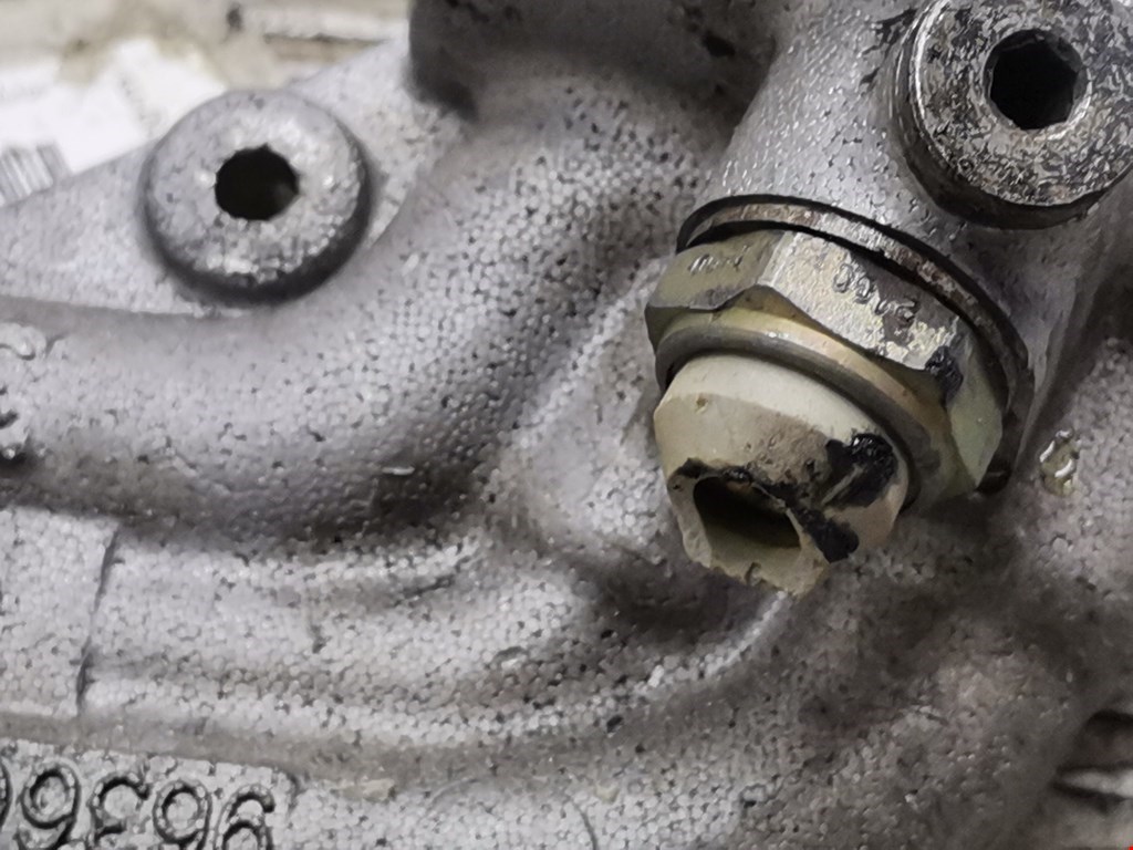 Корпус масляного фильтра CITROEN Xsara 1997-2000