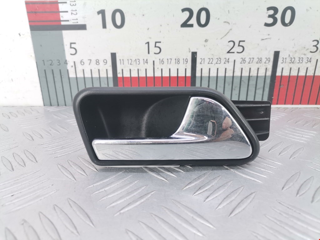 Ручка дверная задняя внутренняя правая VOLKSWAGEN Touran 2003-2010