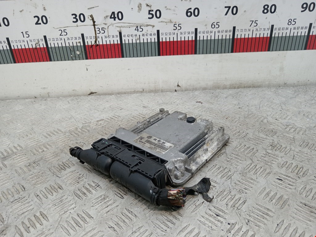 Блок управления двигателя (ЭБУ) VOLKSWAGEN Passat B6 2005-2011