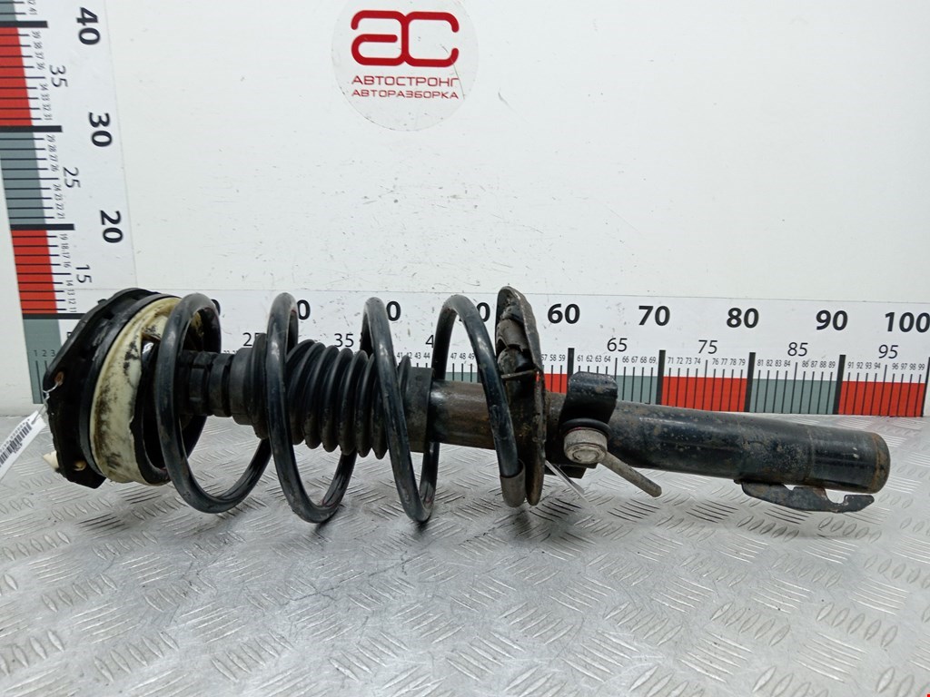 Стойка амортизатора переднего правого Renault Megane 2 (2002-2009)