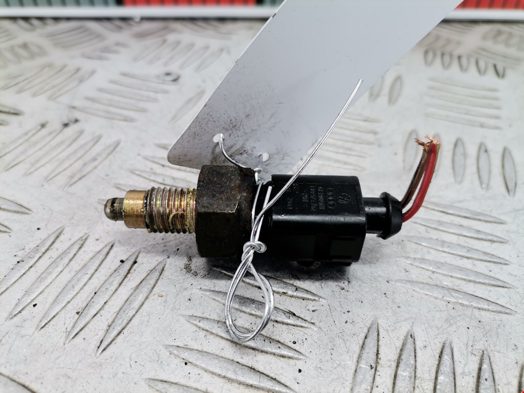 Датчик включения заднего хода SKODA Octavia A4 1U- 1997-2010