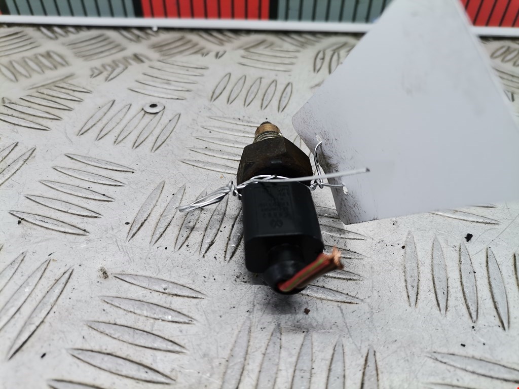 Датчик включения заднего хода SKODA Octavia A4 1U- 1997-2010