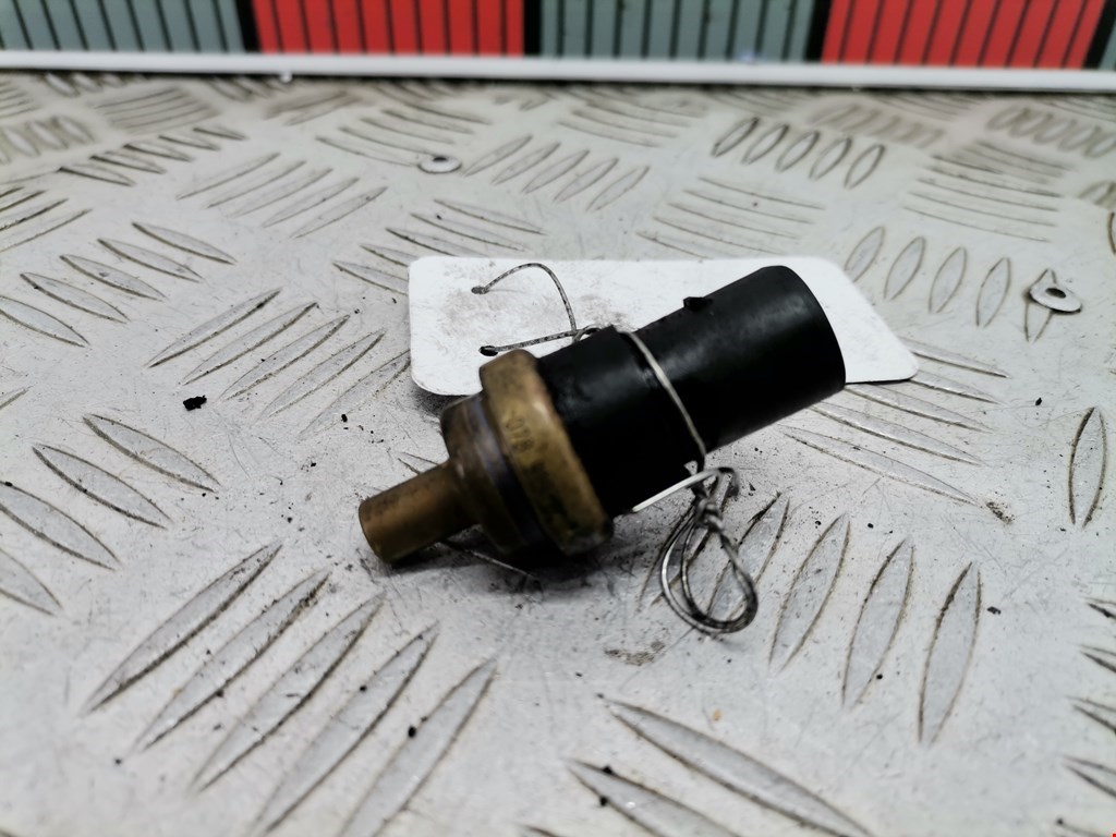 Датчик температуры (охлаждающей жидкости) VOLKSWAGEN Passat B5 1997-2005