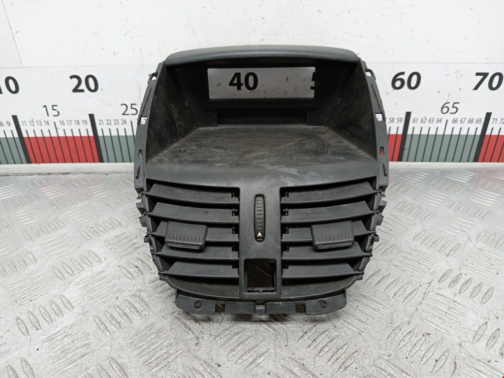 Дефлектор воздушный PEUGEOT 207 2006-2015