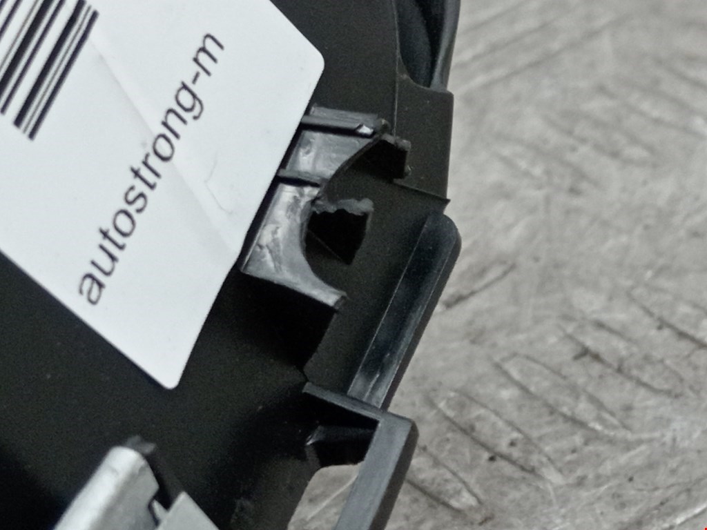 Дефлектор воздушный PEUGEOT 207 2006-2015