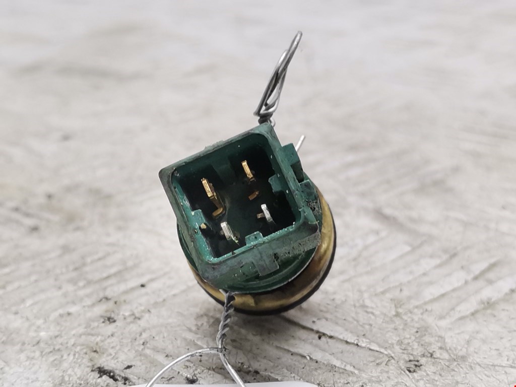 Датчик температуры (охлаждающей жидкости) VOLKSWAGEN Passat B5 1997-2005