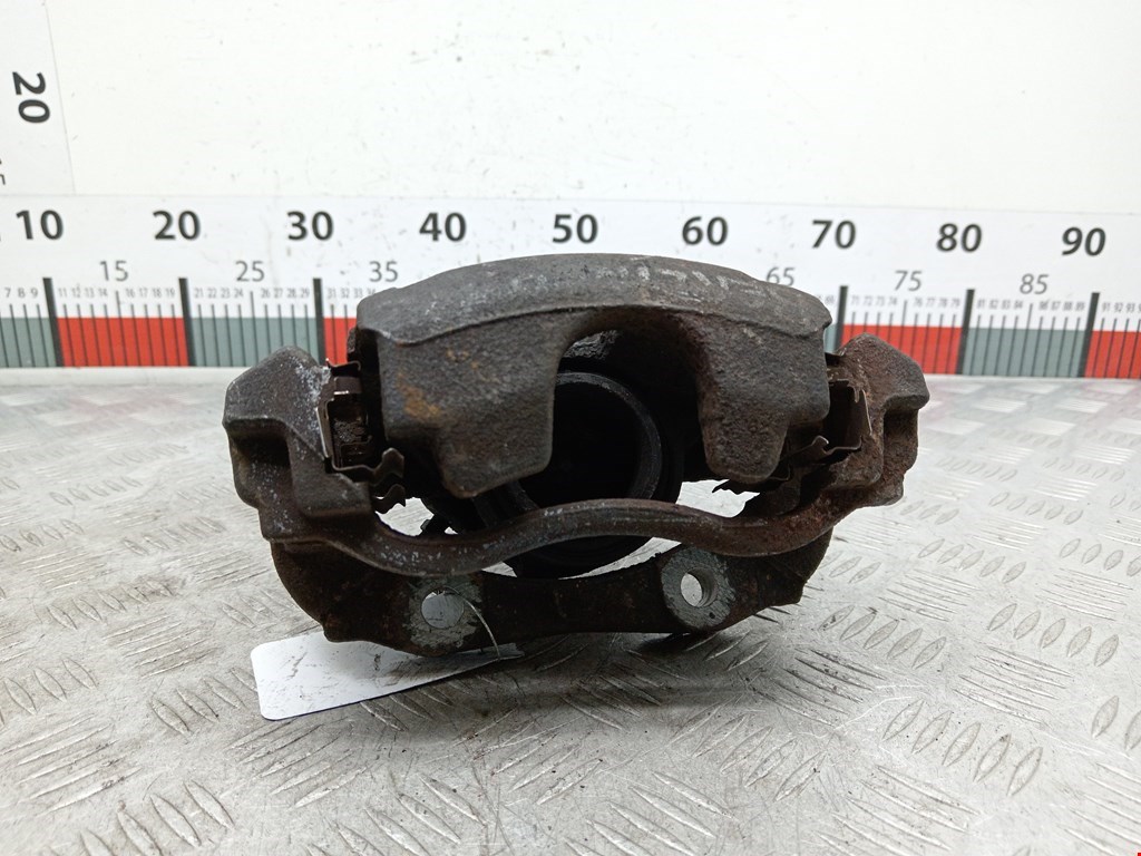 Суппорт передний правый CITROEN Berlingo 1996-2012