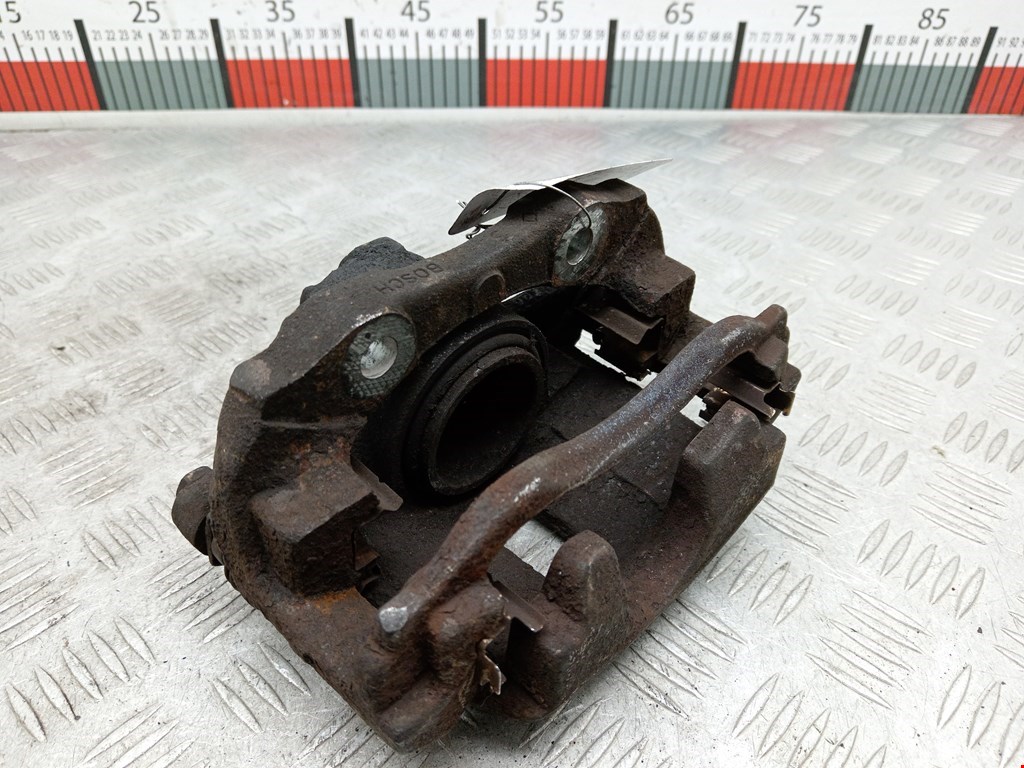 Суппорт передний правый CITROEN Berlingo 1996-2012