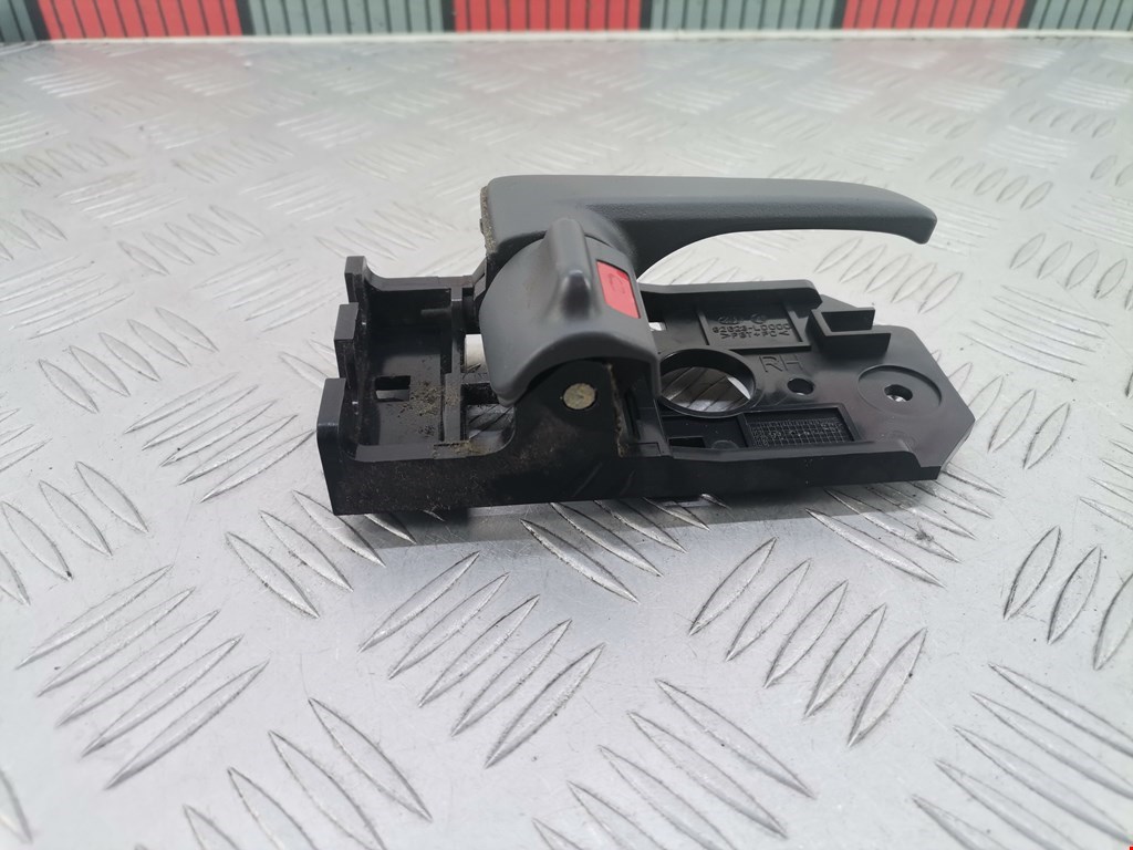 Ручка дверная задняя внутренняя правая KIA Cerato I 2004-2009