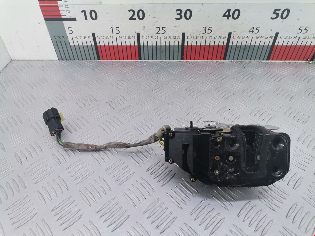 Замок двери задней правой KIA Cerato I 2004-2009