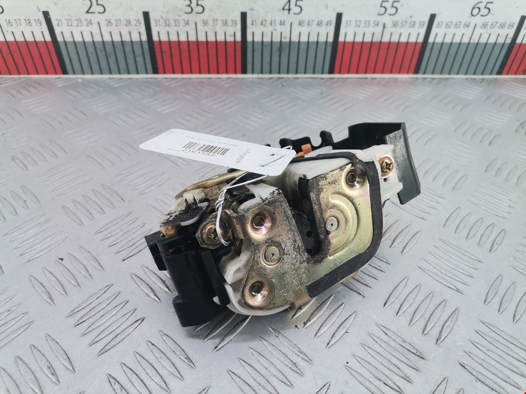 Замок двери задней правой MITSUBISHI Colt Z3 2003-2012