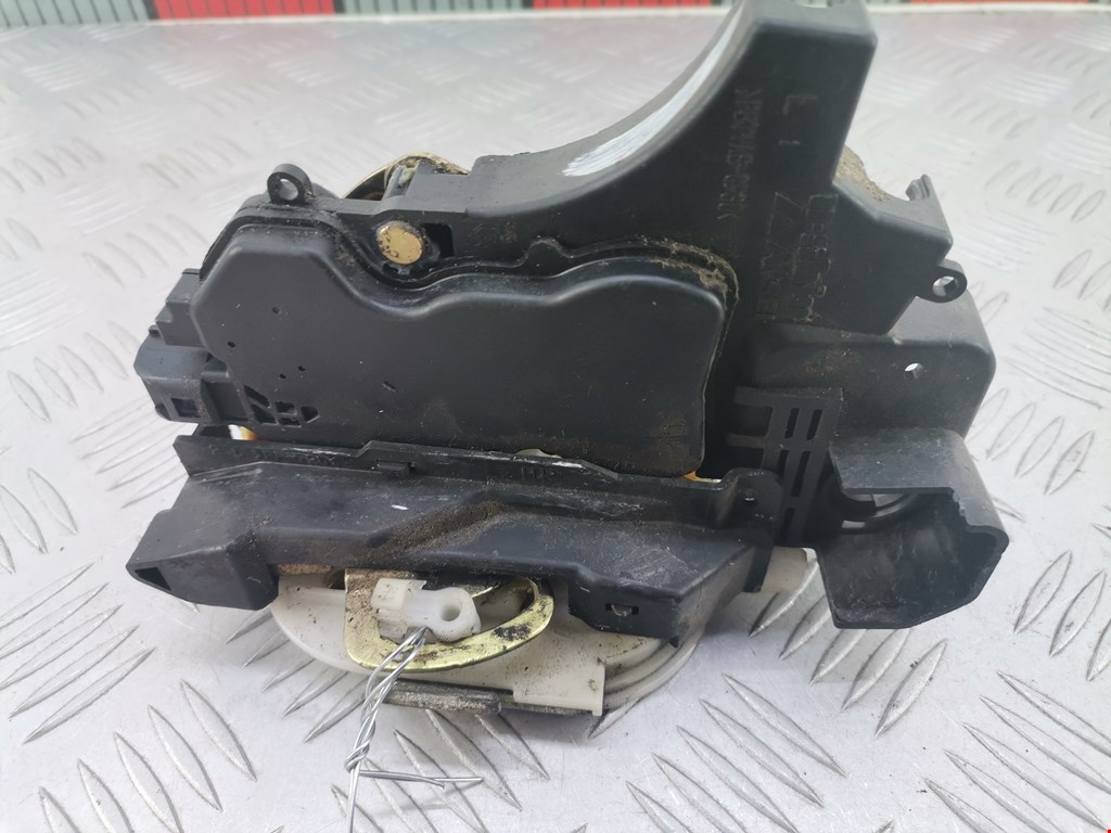 Замок двери задней левой MITSUBISHI Colt Z3 2003-2012