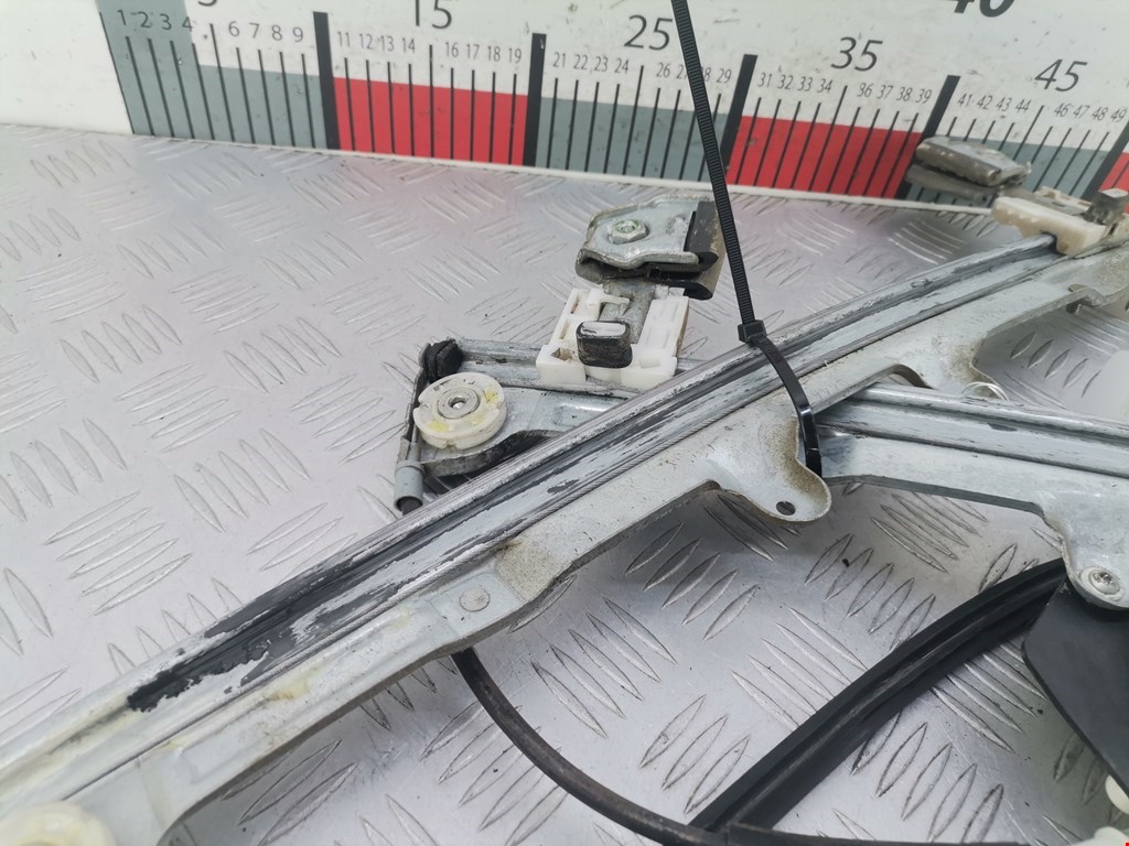 Стеклоподъемник передний левый MITSUBISHI Colt Z3 2003-2012