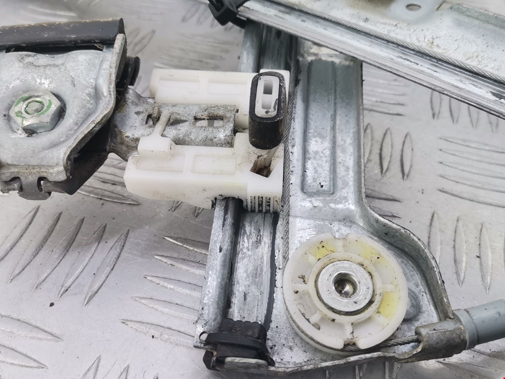 Стеклоподъемник передний левый MITSUBISHI Colt Z3 2003-2012