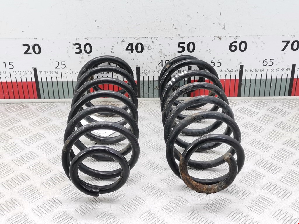 Пружина задняя левая/правая VOLKSWAGEN Golf IV 1997-2003