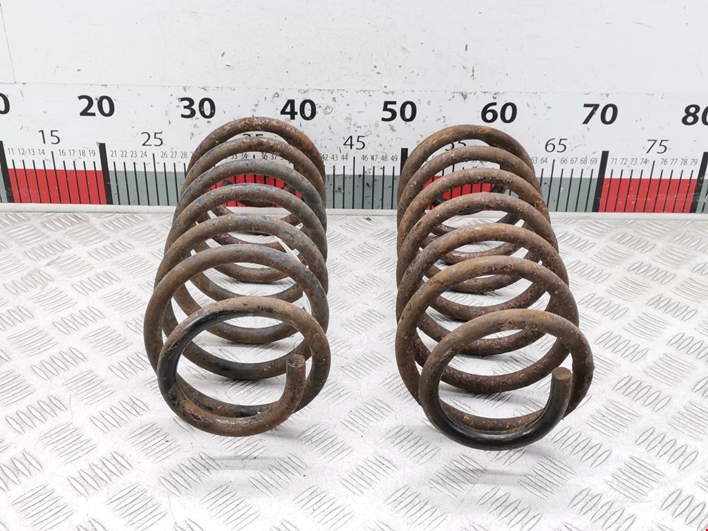 Пружина задняя левая/правая CHRYSLER PT Cruser 2000-2010